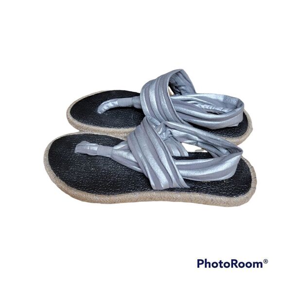 Nalha Fabric Flip Flops. Size 8. - Picture 2 of 10